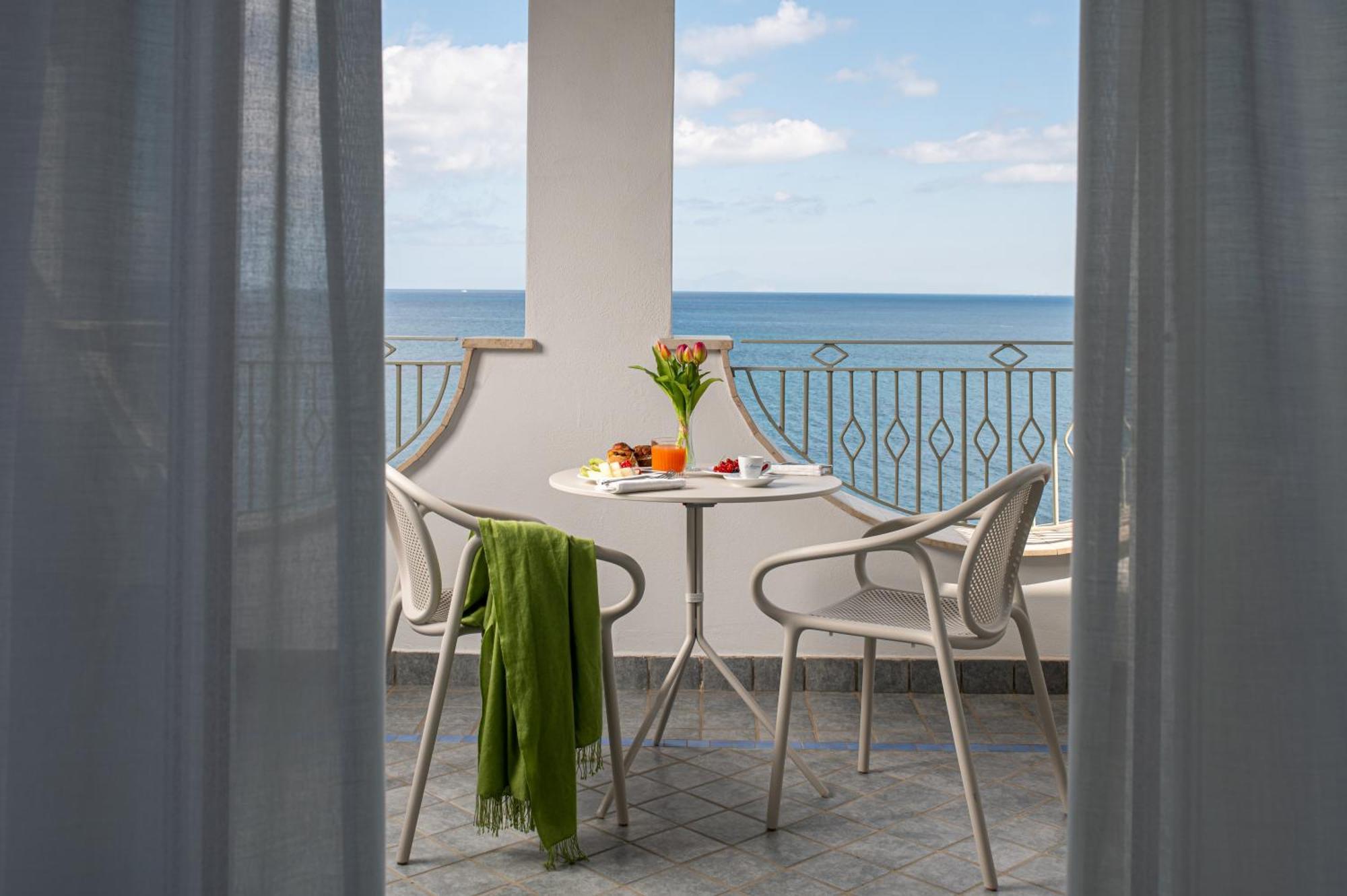 Hotel La Madonnina Casamicciola Terme Buitenkant foto
